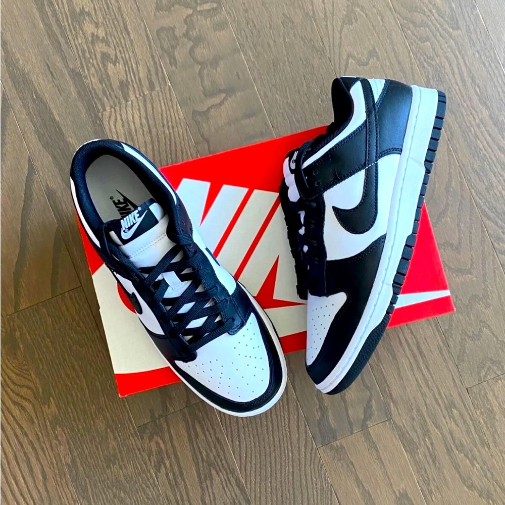 Panda dunks size 9.5